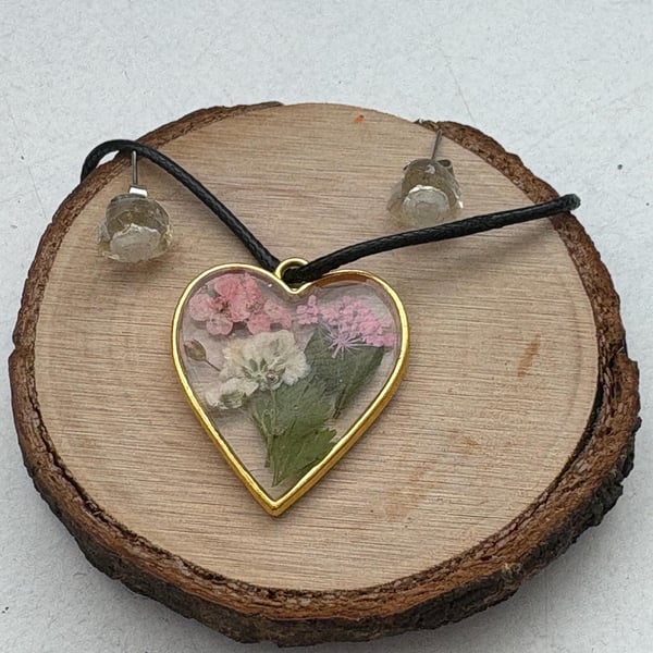 Real Dried Flower Resin Heart Necklace Earrings Set, Botanical Nature Jewelry