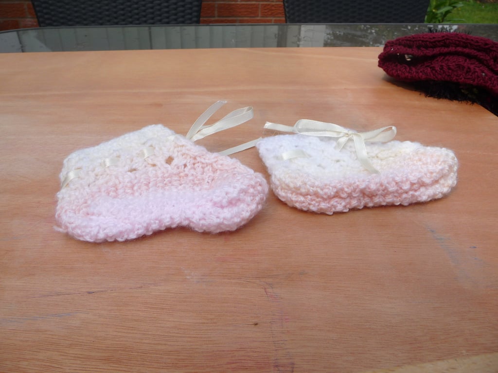 cream and peach hand knitted booties 0-3 months