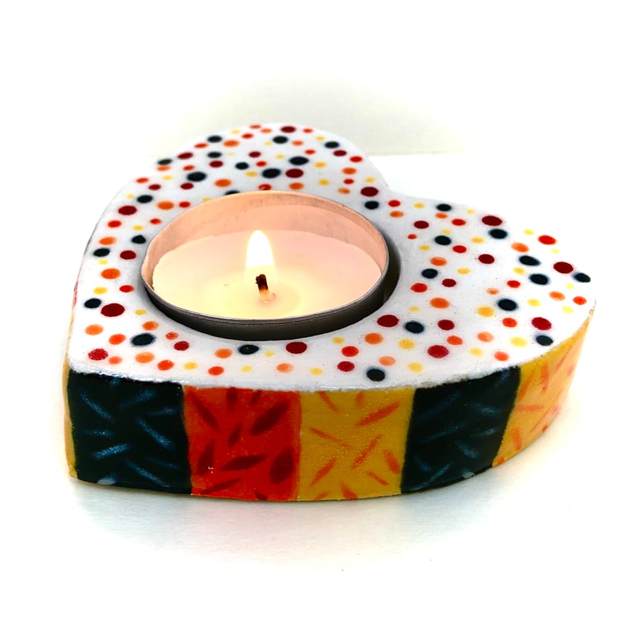 BOXED CERAMIC HEART SHAPED CANDLE HOLDER