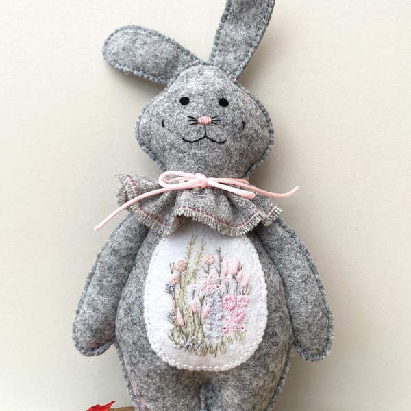 Handmade Felt rabbit, embroidered bunny hanging decoration, decorative rabbit 