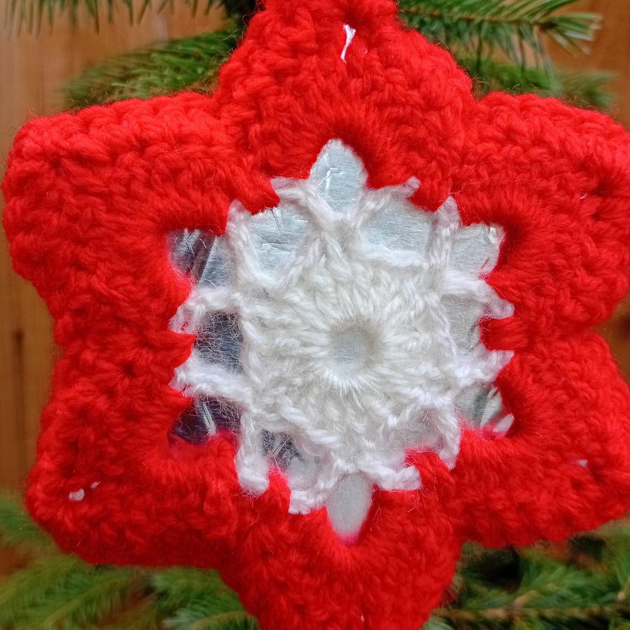 Christmas tree decorations Crochet stars, with a shine, sold singly or set of 6.
