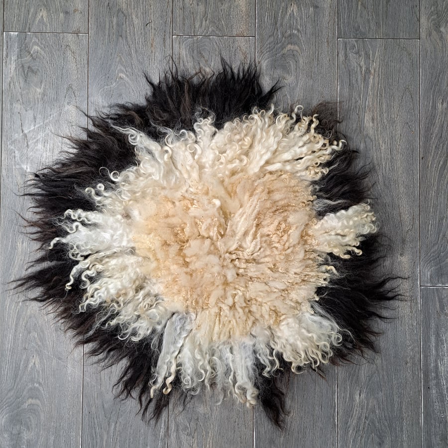 Pure wool rug Hand-Felted 