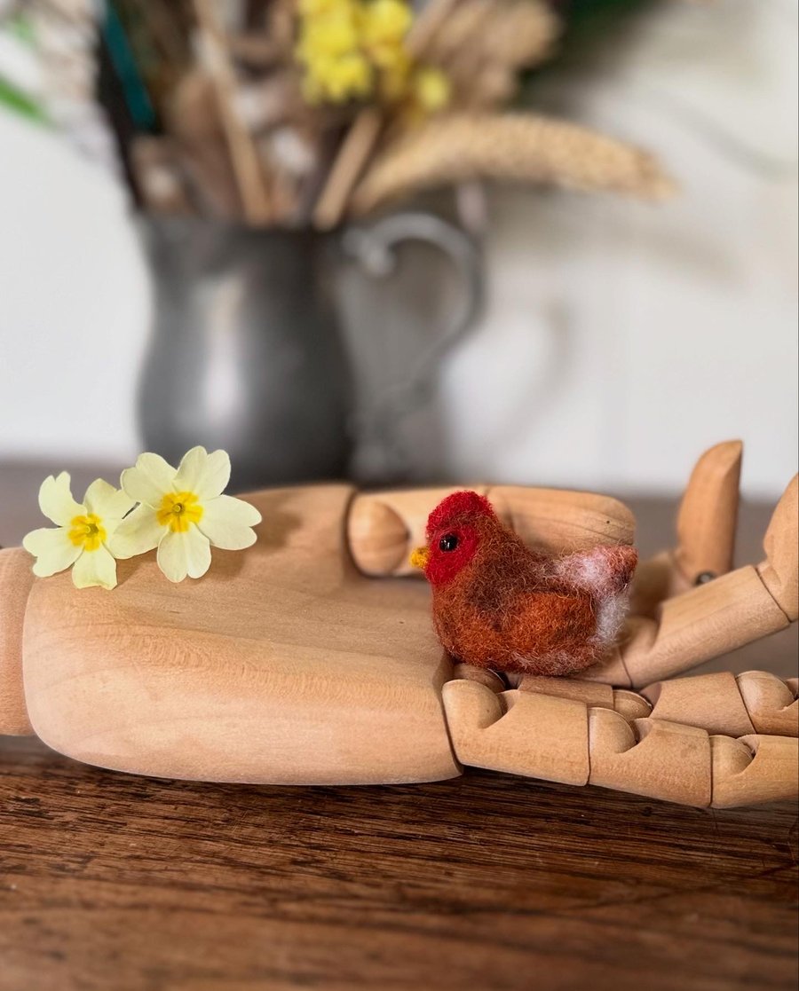 Needle felted chicken brooch. Little red hen.