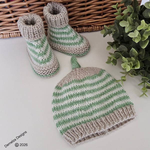 Designer Merino Wool Baby's Booties & Hat Set 0-3 months size