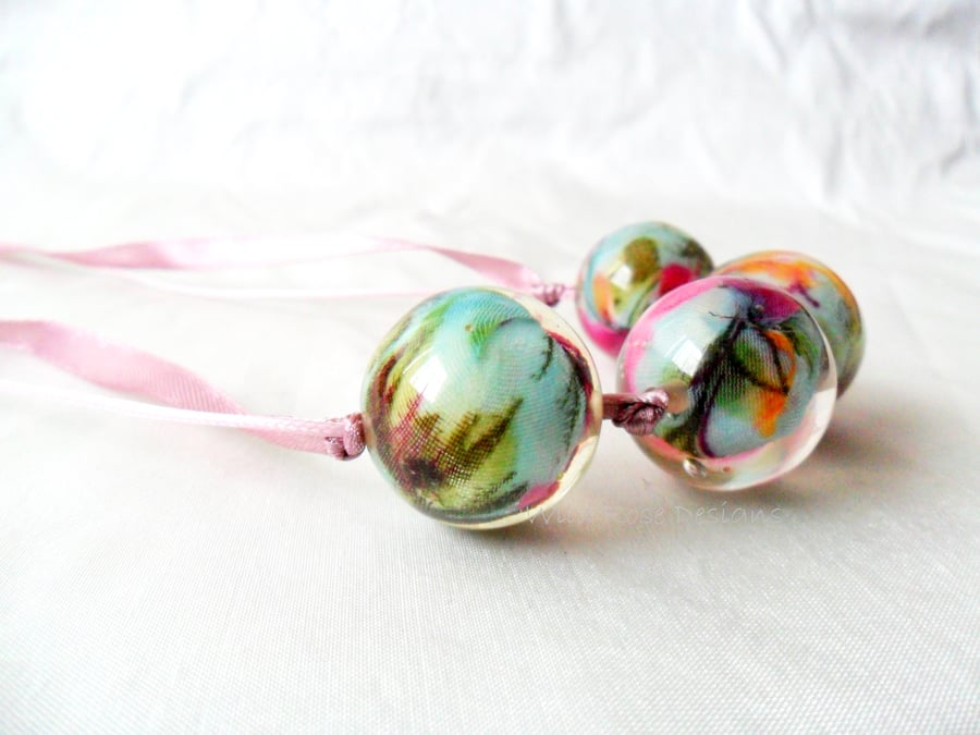 Floral resin bead necklace