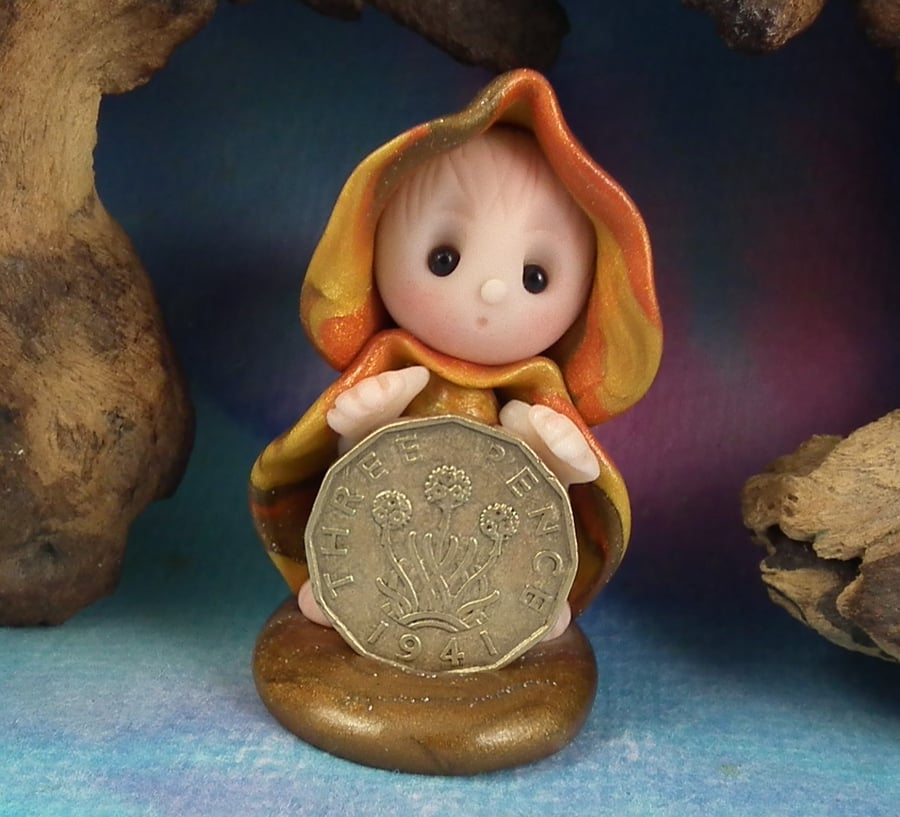 Tiny Thrupenny Bit Gnome 'Nigel' with 1941 wartime threepenny piece OOAK Sculpt