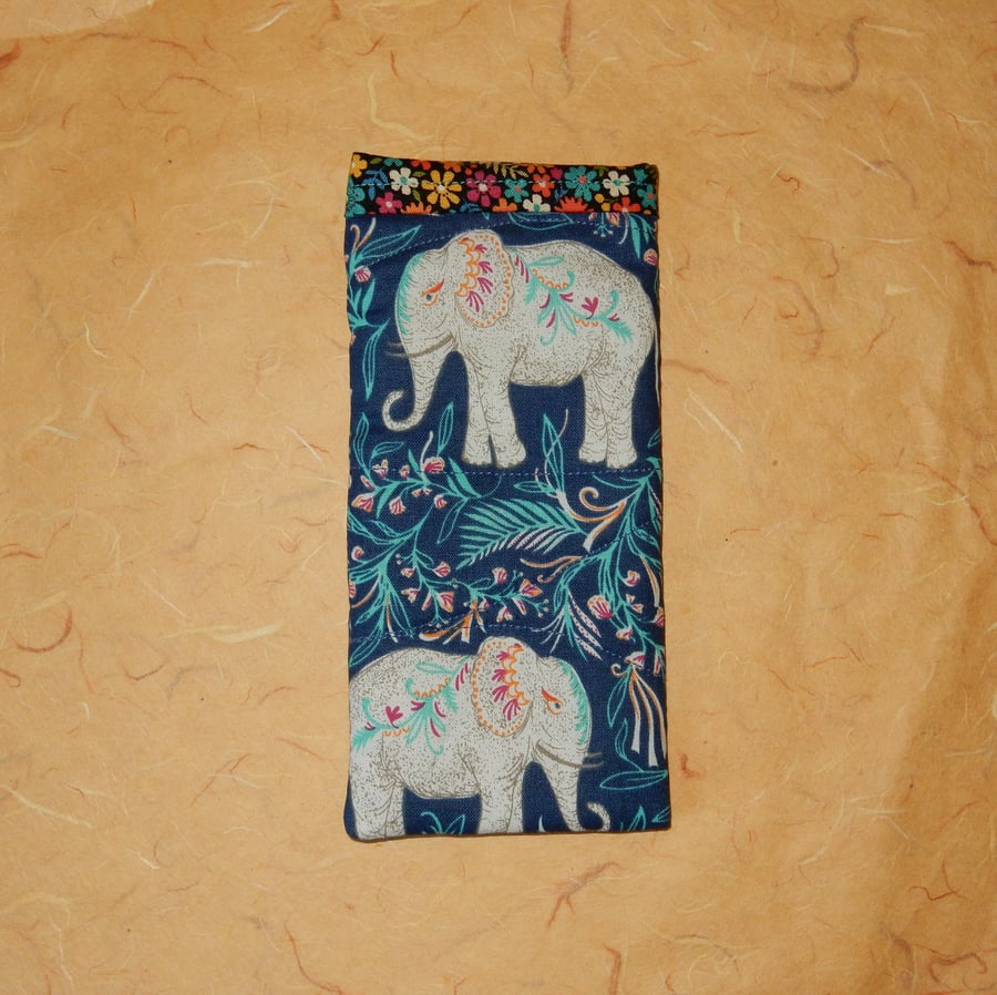 Glasses case - Elegant elephants