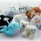 Make Your Own felt Polar Garland Kit. Sewing pattern. DIY Craft