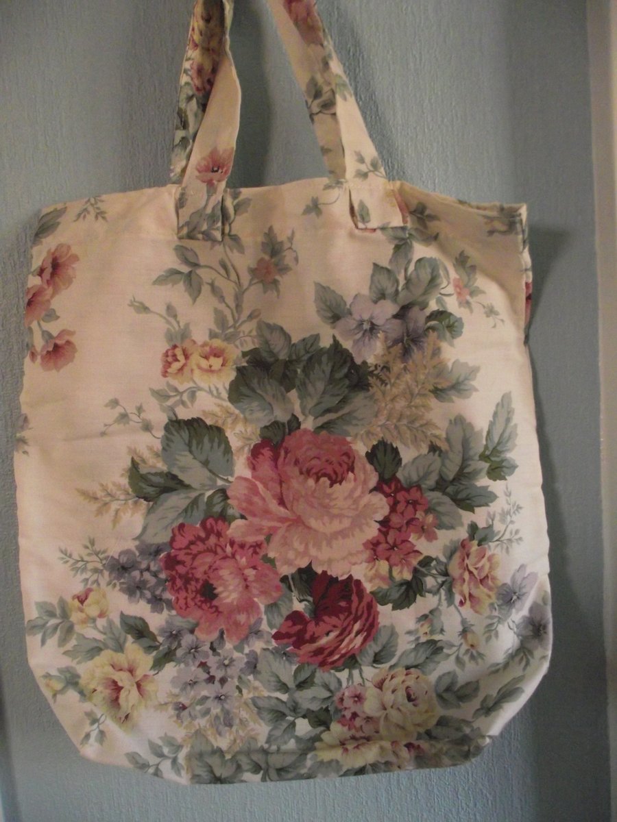 lightweight shopping bag, roses and other flowers