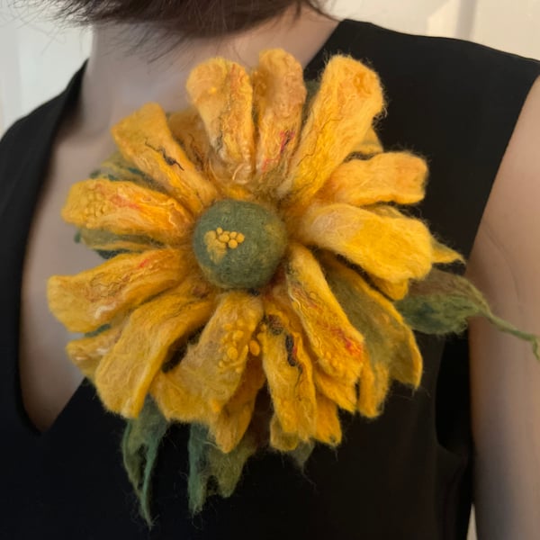 Sunflower Brooch, flower brooch, organic British Wool, wet felted handmade gift