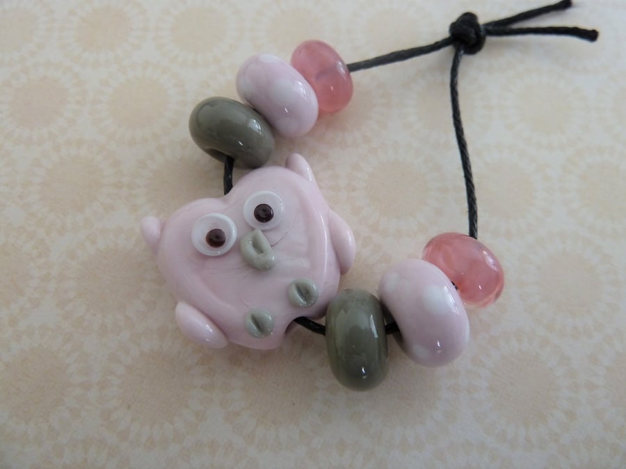 handmade pink owl glass bead set