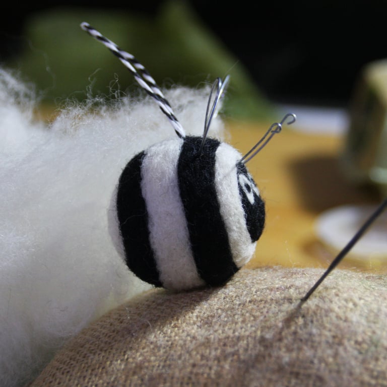"Bee Humbug!" needle felted Bah Humbug christmas bee bauble 