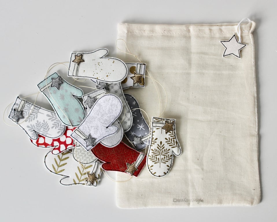 'Christmas Mitten Garland' - Hanging Decoration