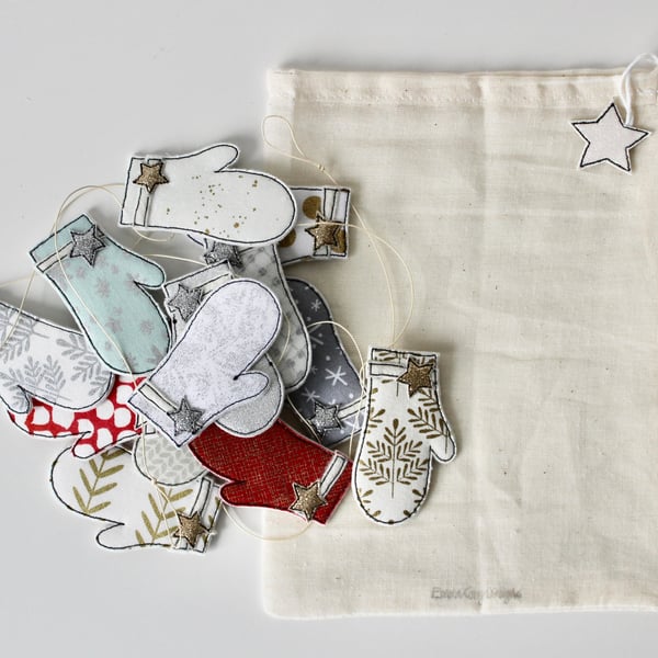 'Christmas Mitten Garland' - Hanging Decoration