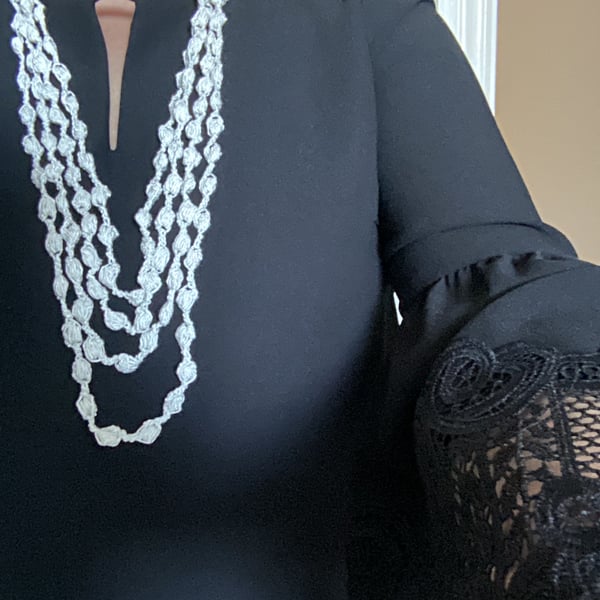 Handmade crochet necklace in white, free 2nd class P&P