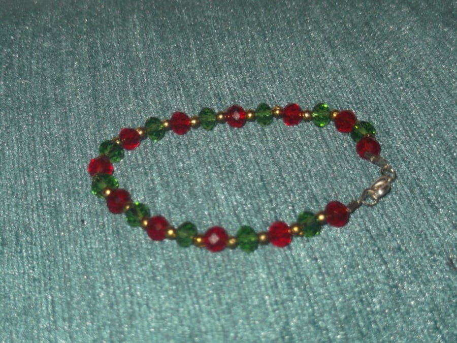 Red and Green Christmas Rondelle Bracelet