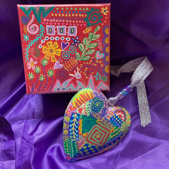 Hand painted heart and gift box set