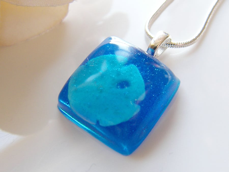 Sand Dollar Necklace in Resin Nautical Beach Summer - SEASIDE