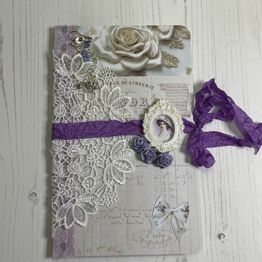 Folio - Lavish Lavender by Carolee Crafts  DTP - 0011