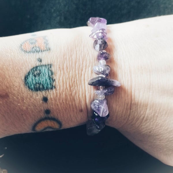 Handmade Amethyst Chip Bracelet - Purple Crystal Stretch Bracelet 
