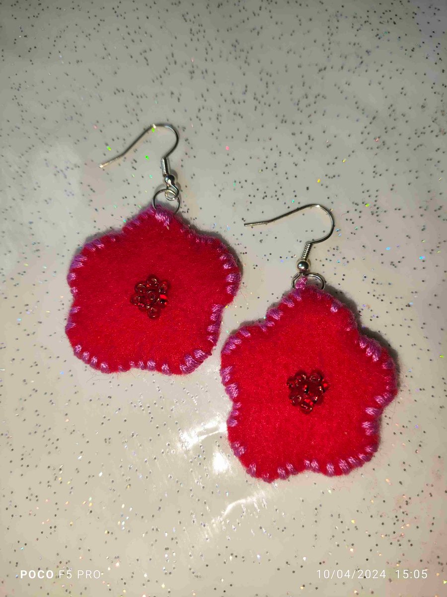 Red felt flower earrings 