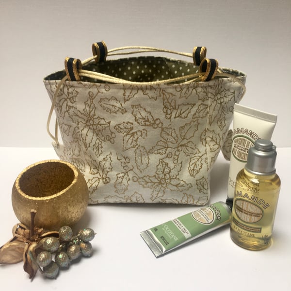 Gift Bag Reversible Christmas Mistletoe Gold Cream and Green Rice Bag 