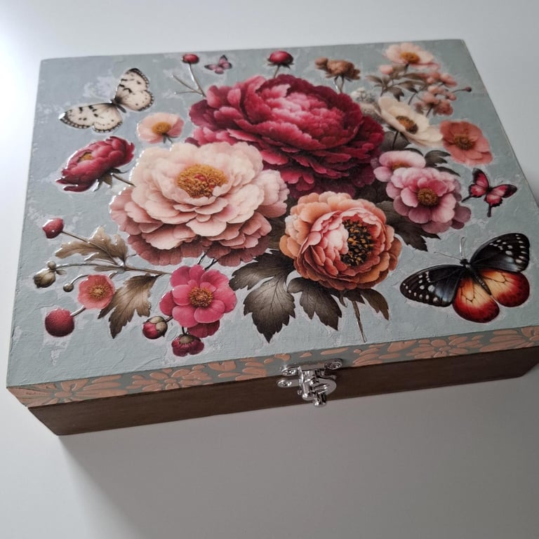 Jewellery Box with Six Compartments