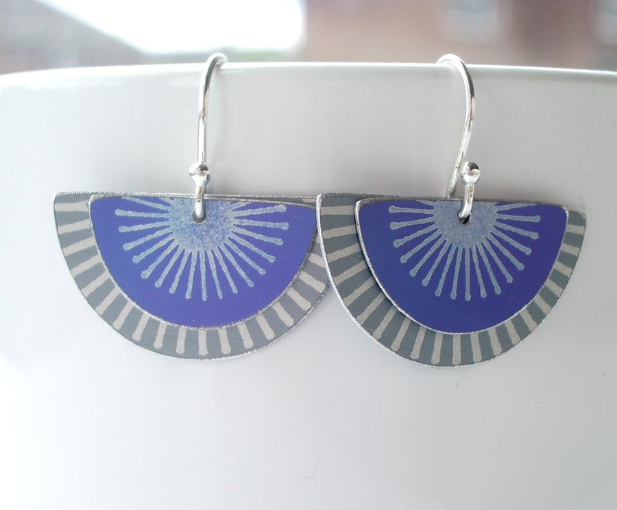 Fan earrings in grey and purple with sunburst pattern