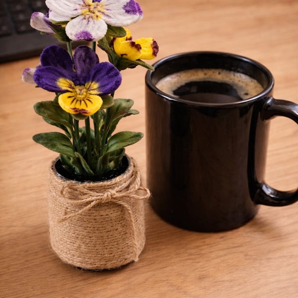 Everlasting Flowers in a Reclaimed Candle Jar – Handmade Gift