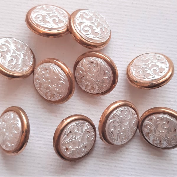 13mm Pearly white and gold filigree small buttons