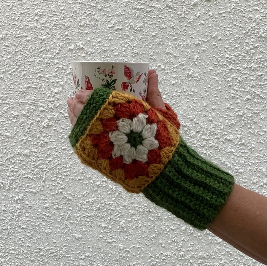 FINGERLESS MITTS , gloves .' Solstice' . Alpaca, wool blend. Autumn shades