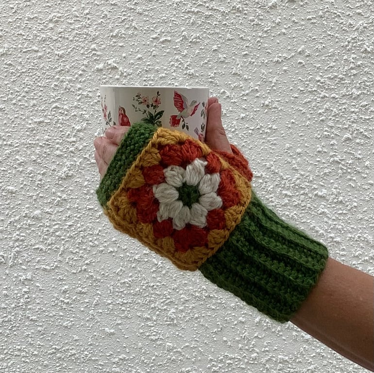 FINGERLESS MITTS , gloves .' Solstice' . Alpaca, wool blend. Autumn shades