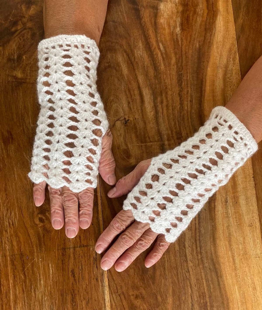 White gloves crochet lace gloves handmade woman accessoriess