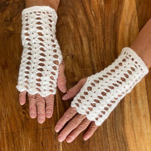 White gloves crochet lace gloves handmade woman accessoriess