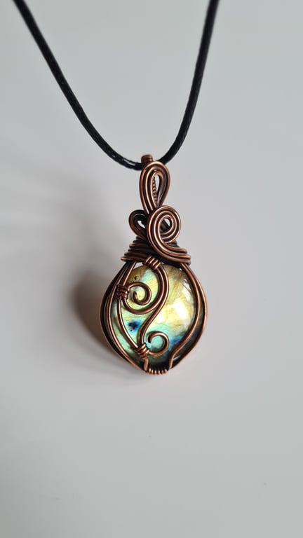 Multicoloured Natural Labradorite Copper Necklace Pendant Gift Crystal Jewellery