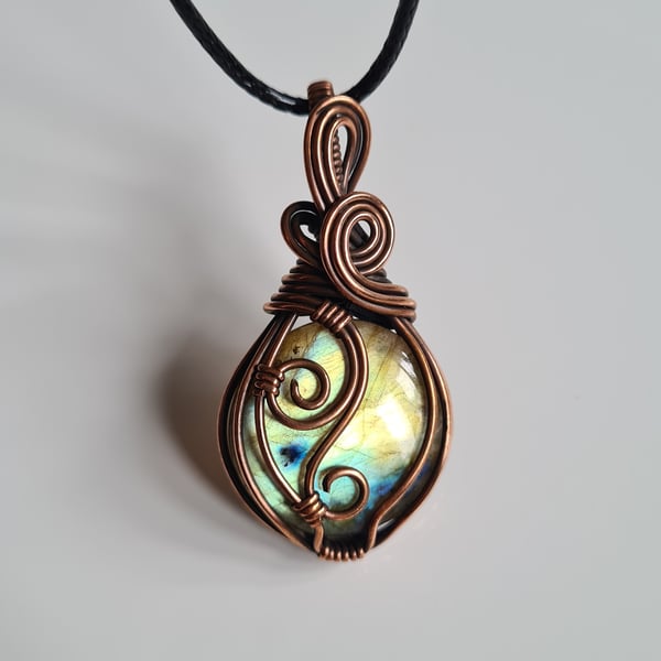 Multicoloured Natural Labradorite Copper Necklace Pendant Gift Crystal Jewellery
