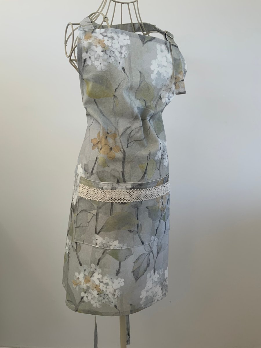 Full Apron, Lined Centre Pocket, adjustable neck strap, Apron, Craft Apron