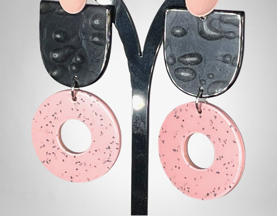 PINK DONUT EARRINGS resin mother of pearl black blush cool cute
