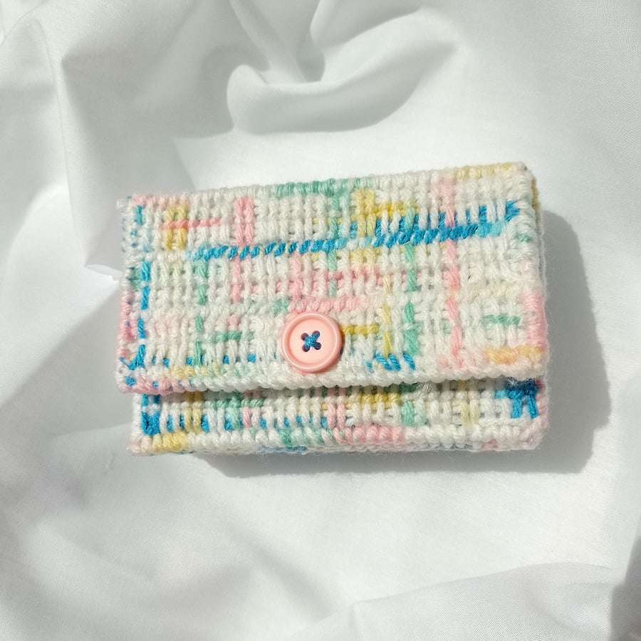 Multicoloured Pastel Abstract Mesh And Yarn Tissue Box