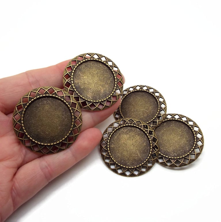 5 Round Brooch Blanks with Carved Diamond Edge and 25mm Setting