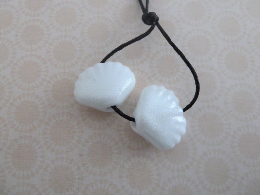 handmade lampwork white glitter sea shell beads