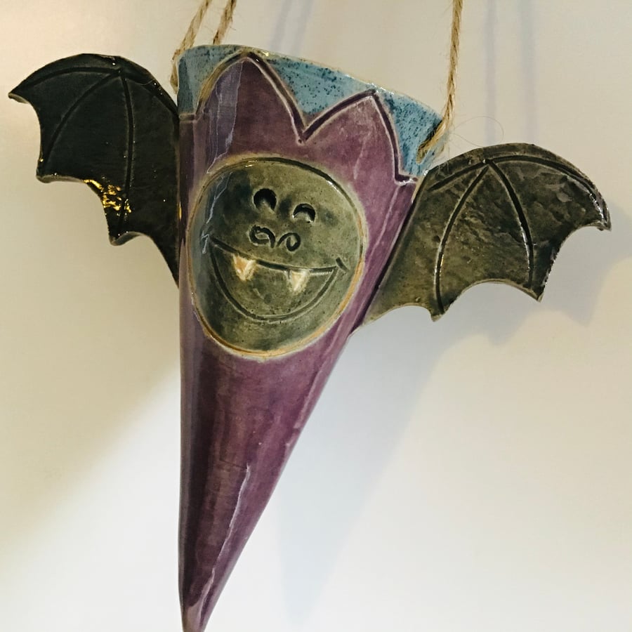 Hanging Bat plant pot