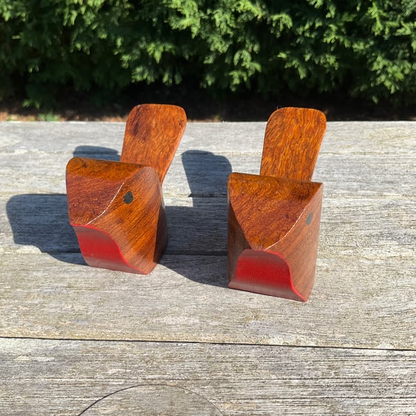 Mango Wood Robin (B15)