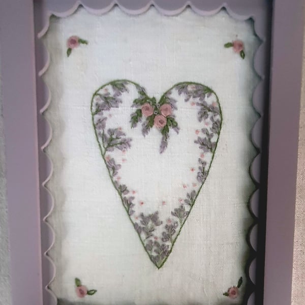 Embroidered Heart Picture with scalloped frame