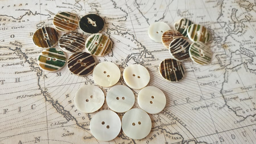 13 16" 20.3mm 32 Ligne Segay "SKIN ON" Natural Pearl x  6 Buttons
