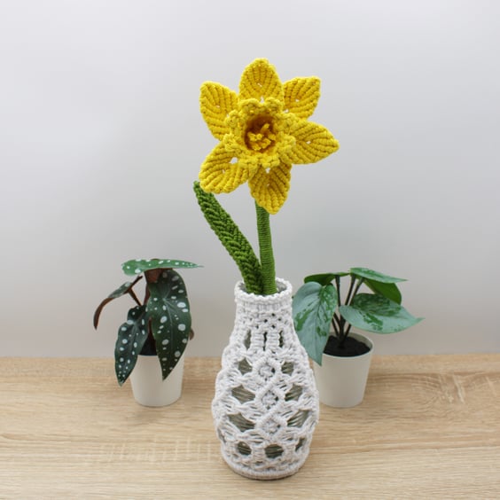 Large macrame daffodil, mothers day gift, macrame flower, single stem daffodils