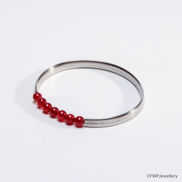 Silver ridge bracelet with cornelian beads