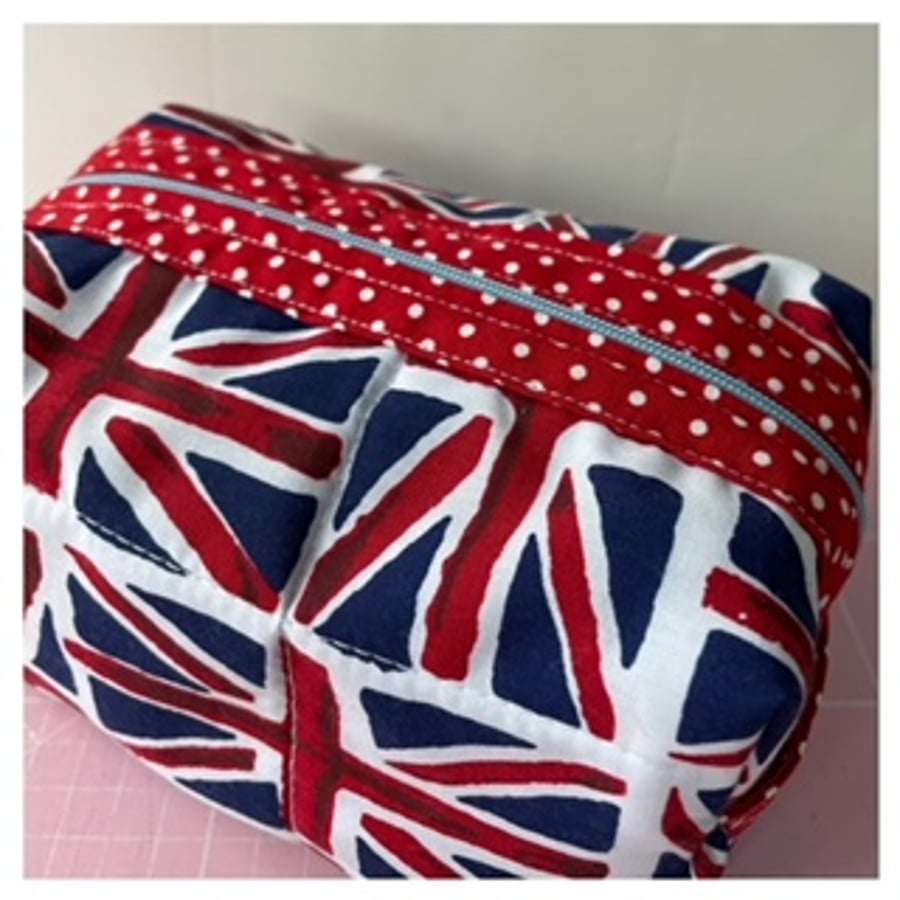 British Union Jack quilted cosmetic bag