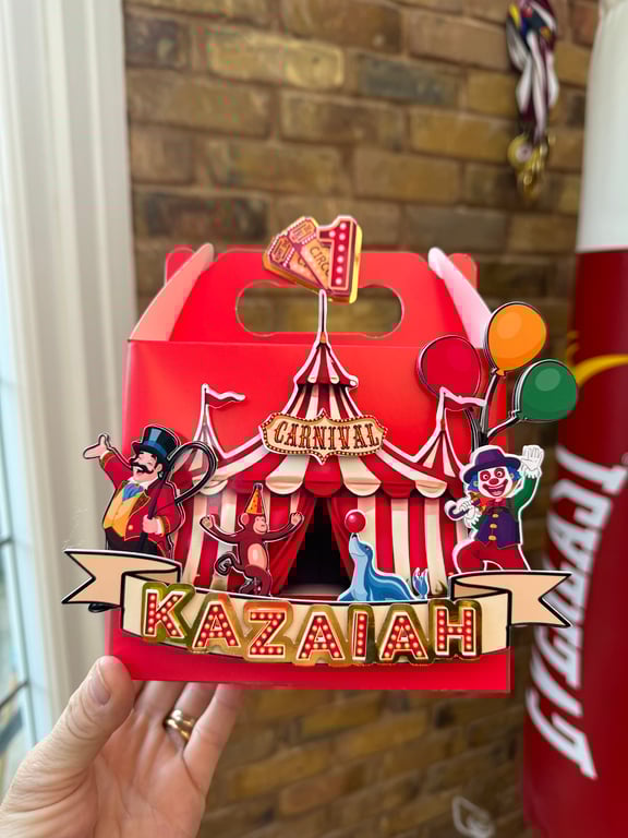 6 Personalised circus carnival party boxes, party bags 