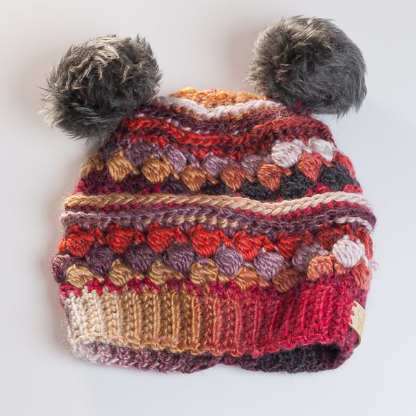  Hat Cute crochet with handmade faux fur pompoms
